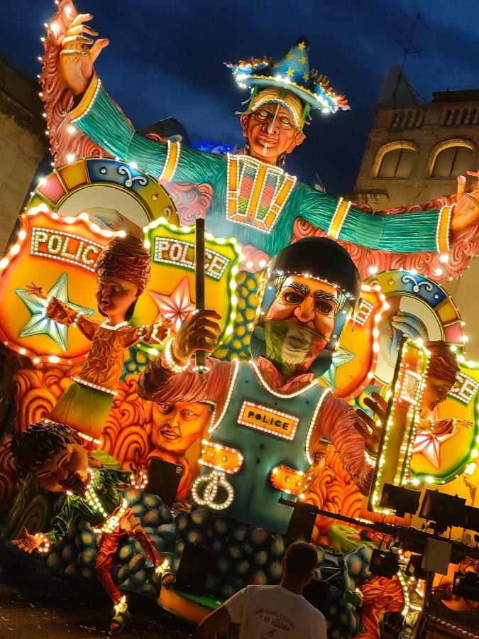 ホテル Arco Del Vescovo 1 アチレアーレ エクステリア 写真